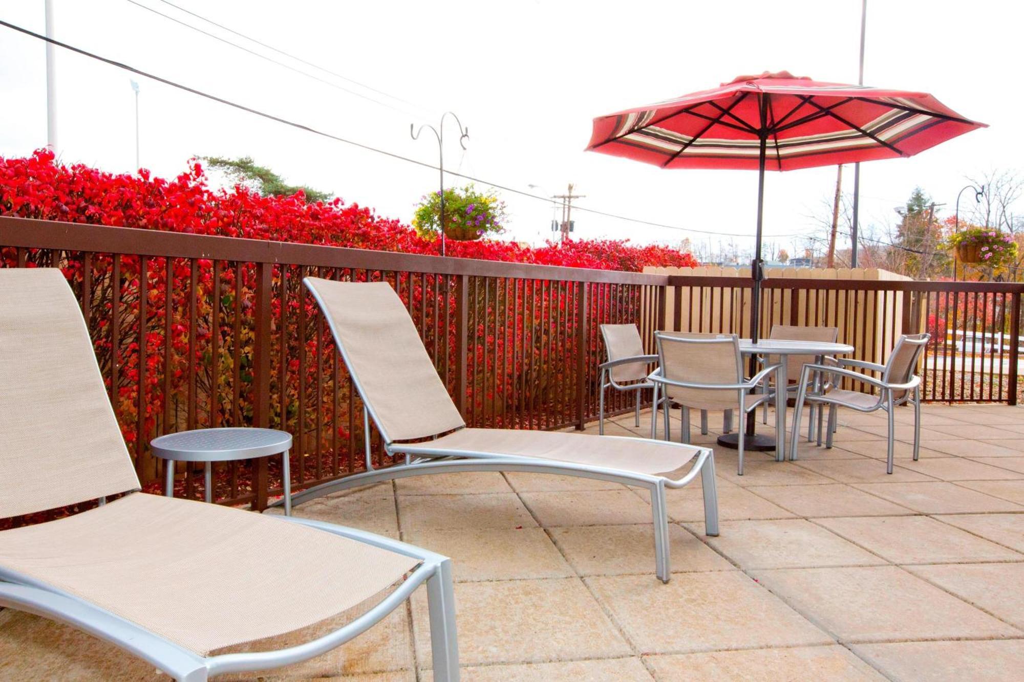 Springhill Suites Pittsburgh Monroeville Exterior foto